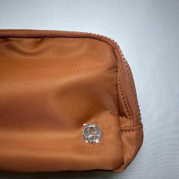 Lululemon Everywhere belt bag Brown - Picture 3 of 8